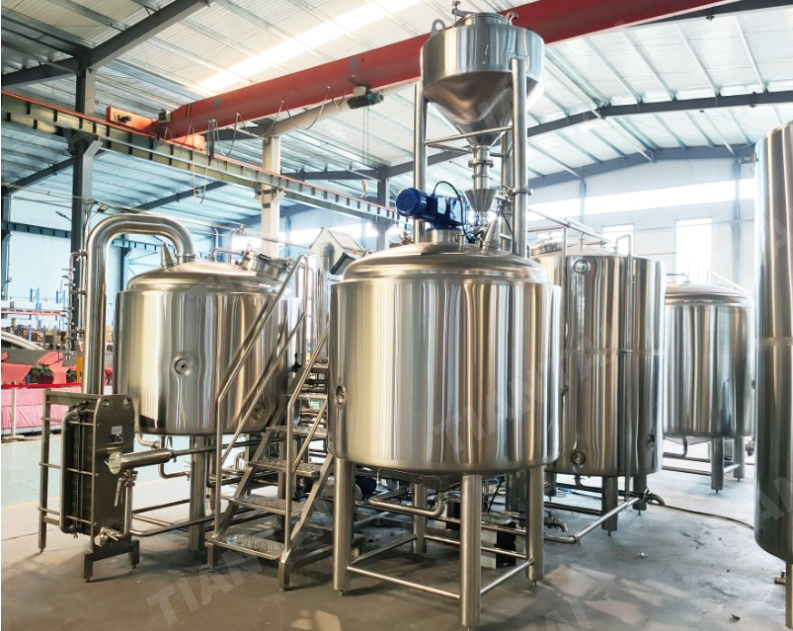 10hl Micro beer brewery under installation in New Caledonia